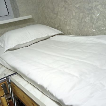 Двухуровневый Практичный Лофт Appartement Alma-Ata Buitenkant foto